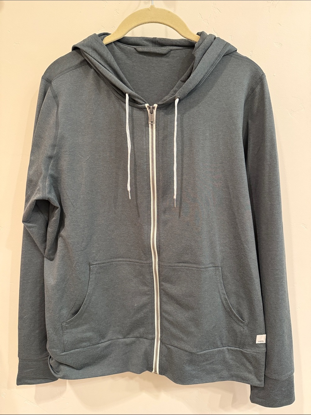 Vuori Halo Performance Hoodie in green